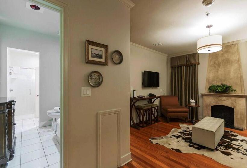 Büyük Çift Kişilik Yataklı Süit, The Campbell