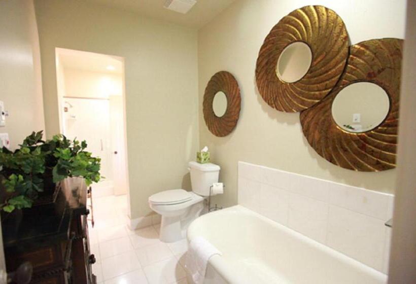 Büyük Çift Kişilik Yataklı Süit, The Campbell