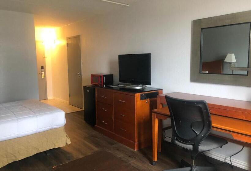 Номер Deluxe, The Grand Hotel Spindletop