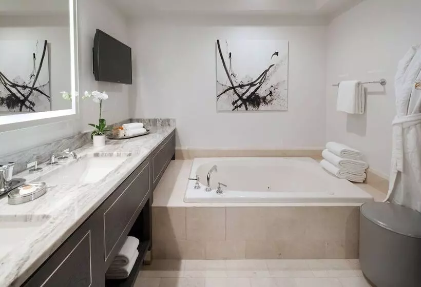 ゴルフ場の見えるスイートルーム, The Canyon Suites At The Phoenician, A Luxury Collection Resort, Scottsdale