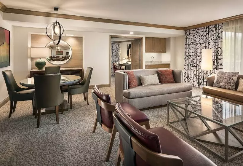 ゴルフ場の見えるスイートルーム, The Canyon Suites At The Phoenician, A Luxury Collection Resort, Scottsdale