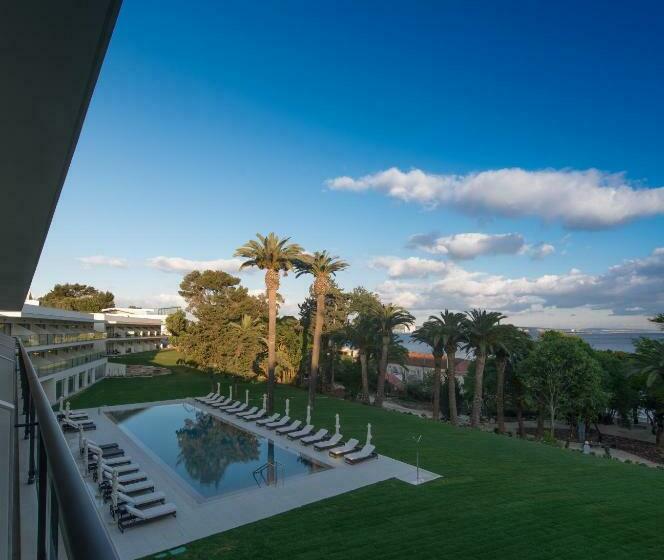 스탠다드 룸 풀장 전망, Vila Gale Collection Palacio Dos Arcos