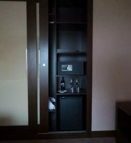 اتاق استاندارد با چشم‌انداز استخر, Vila Gale Collection Palacio Dos Arcos
