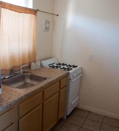 غرفة قياسية مزوَّدة بمطبخ, Mission Bell Motel