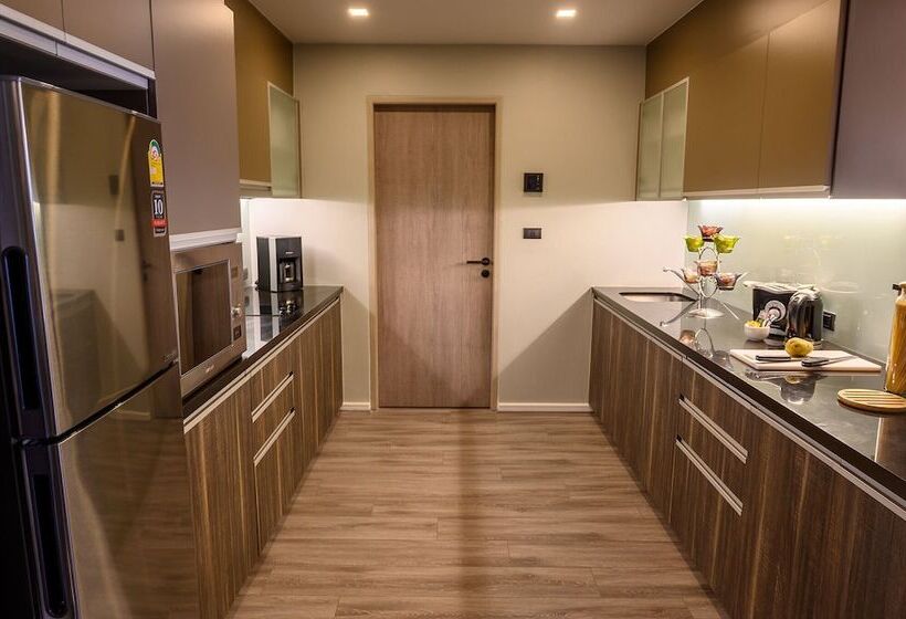 Escritório Deluxe, Oakwood Residence Sukhumvit Thonglor Bangkok