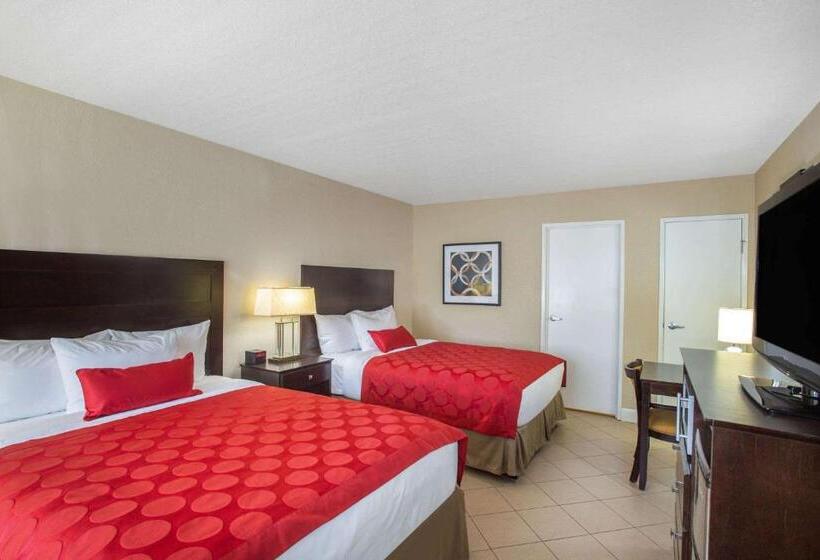 غرفة قياسية مطلّة علي حمام السباحة, Ramada By Wyndham Venice Hotel Venezia