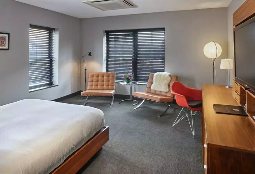 デラックススイート, St Paul Hotel Wooster