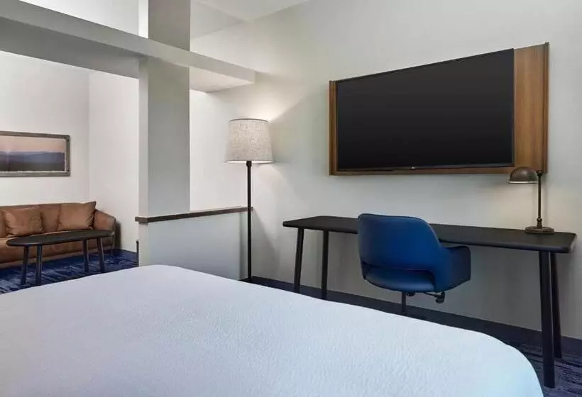 キングサイズベッドのスイートルーム, Fairfield Inn & Suites Burlington