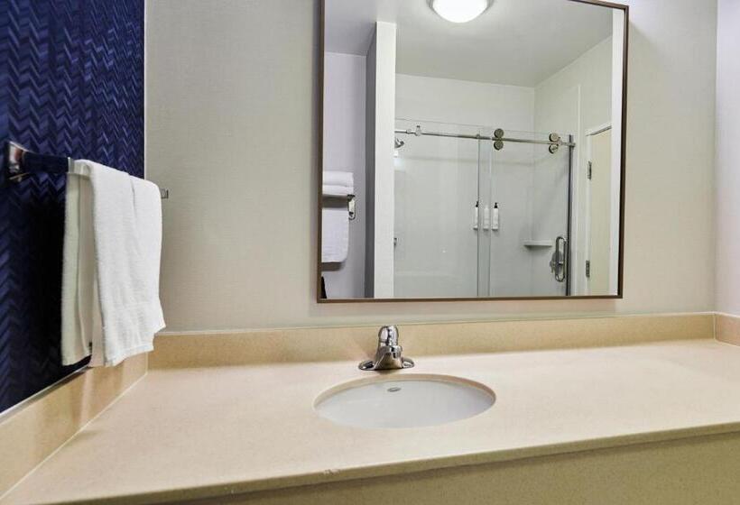 غرفة قياسية سرير كينج, Fairfield Inn & Suites Burlington
