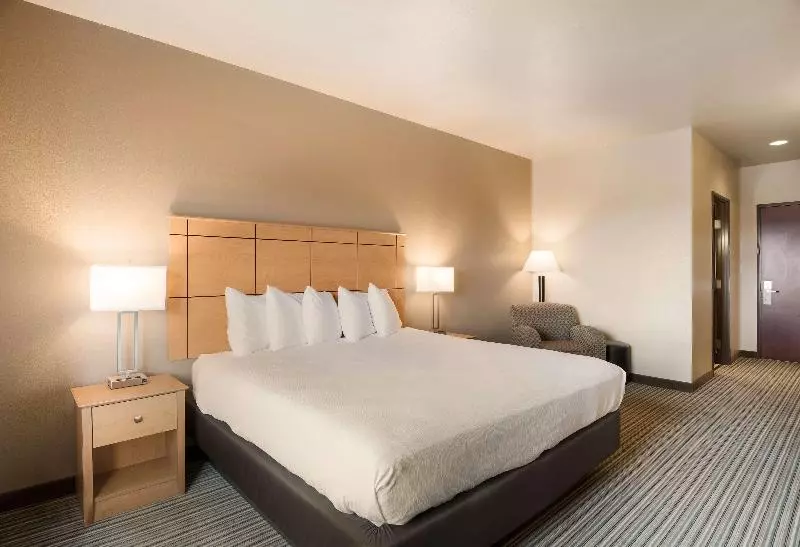 キングサイズベッドのスタンダードルーム, Best Western Shelby Inn & Suites