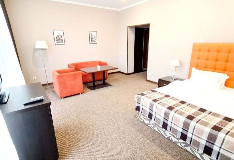 Comfort Szoba, Bontiak