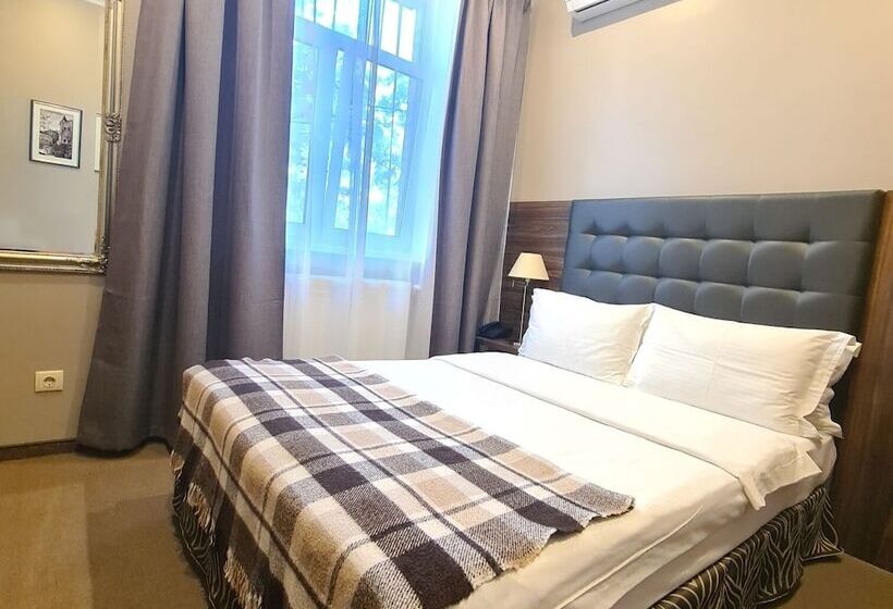 Standard Egyágyas Szoba, Bontiak