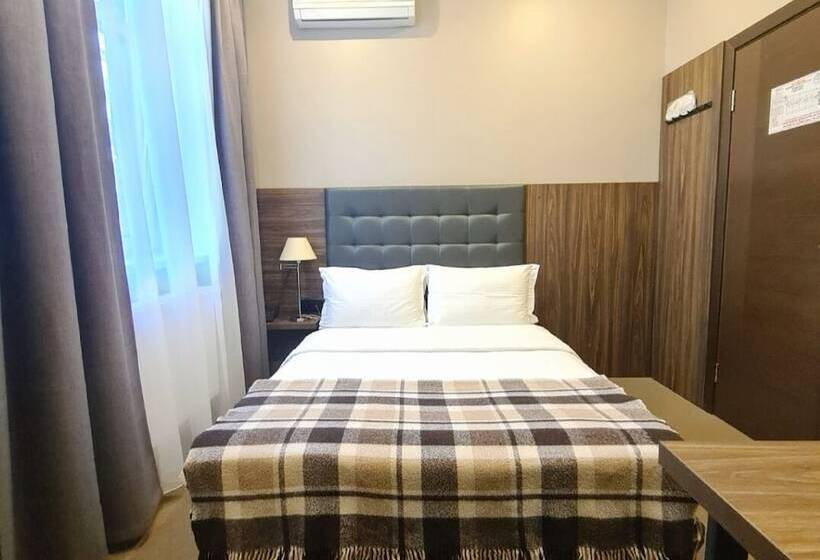 Standard Egyágyas Szoba, Bontiak