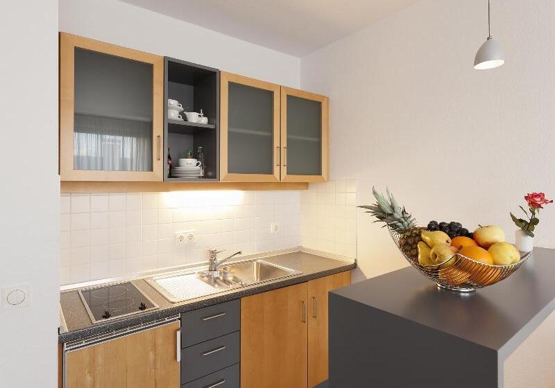 스탠다드 룸 킹사이즈 침대, Holiday Inn Resort Deadwood Mountain Grand, An Ihg