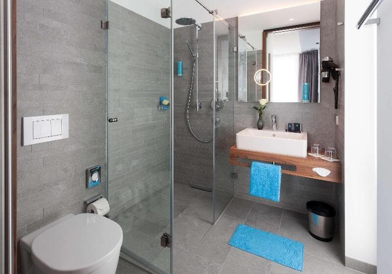 스탠다드 룸 킹사이즈 침대, Holiday Inn Resort Deadwood Mountain Grand, An Ihg