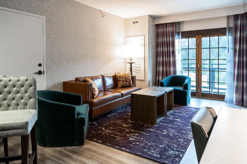 Люкс Кровать Кинг, Holiday Inn Resort Deadwood Mountain Grand, An Ihg
