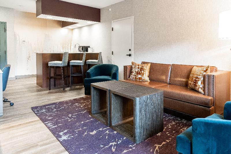 스위트 킹사이즈 침대, Holiday Inn Resort Deadwood Mountain Grand, An Ihg