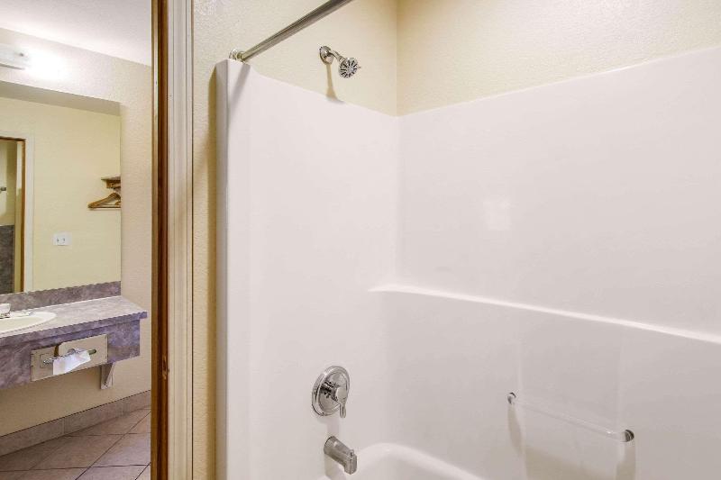 חדר דלוקס לארבעה, Homestay Hotel Heathrow