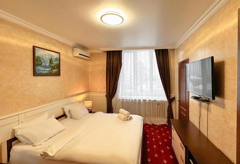 Pokój Standard, Pirosmani