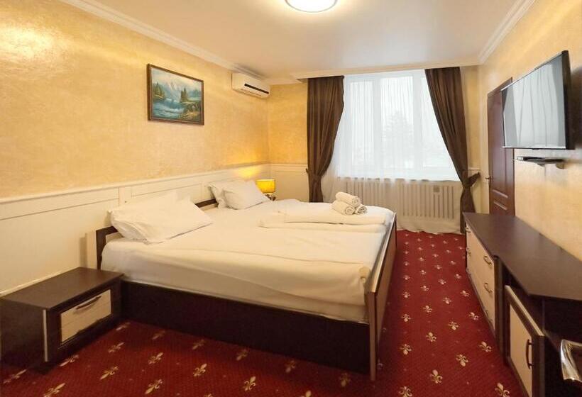 Pokój Standard, Pirosmani