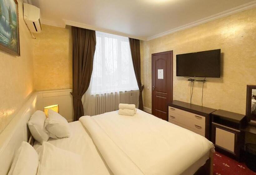 Pokój Standard, Pirosmani