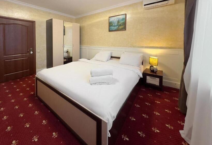 Pokój Standard, Pirosmani