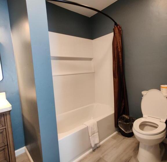 בית, 3 חדרי שינה, Apple Tree Inn