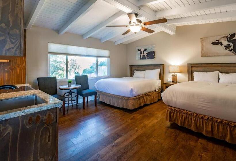 חדר סטנדרט לארבעה, Apple Tree Inn