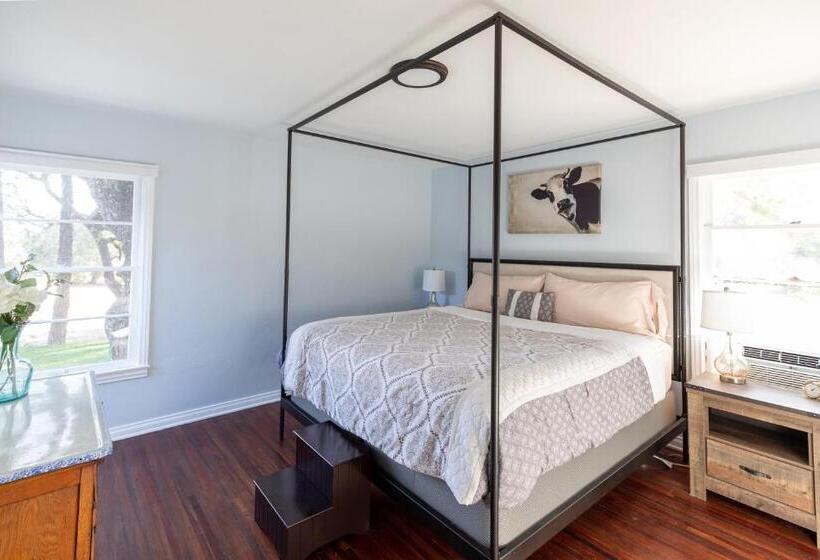 בית, 3 חדרי שינה, Apple Tree Inn