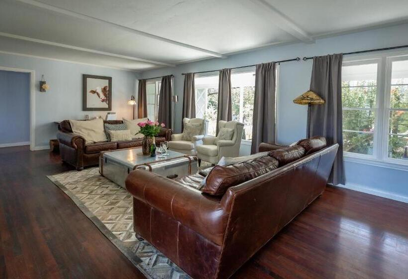 בית, 3 חדרי שינה, Apple Tree Inn