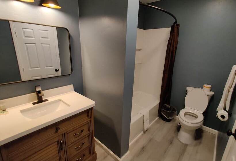 בית, 3 חדרי שינה, Apple Tree Inn