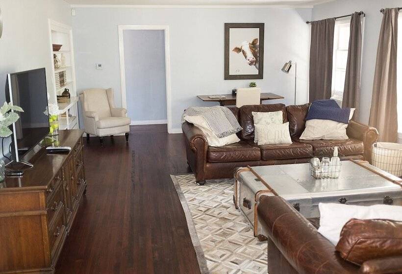 בית, 3 חדרי שינה, Apple Tree Inn