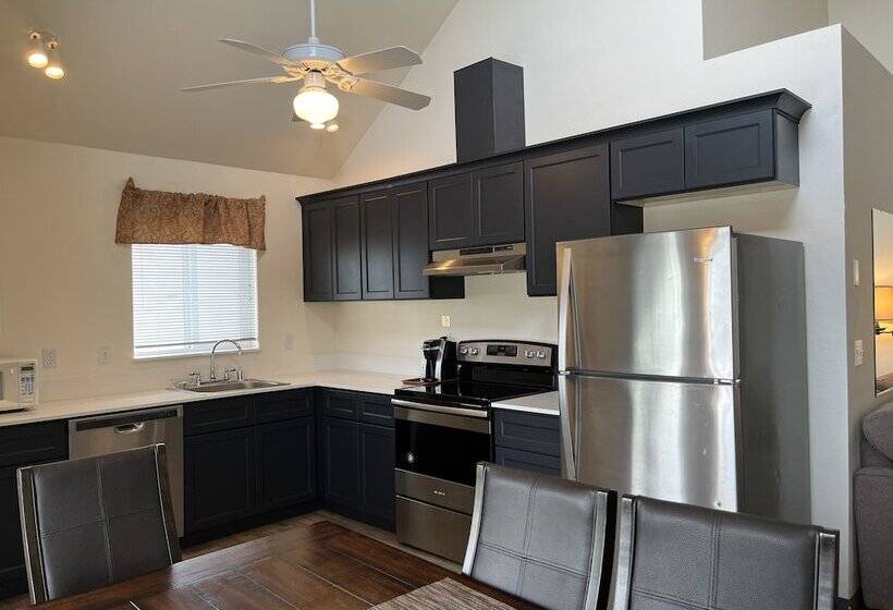 ‫فيلا غرفة نوم واحدة, Sunrise Inn