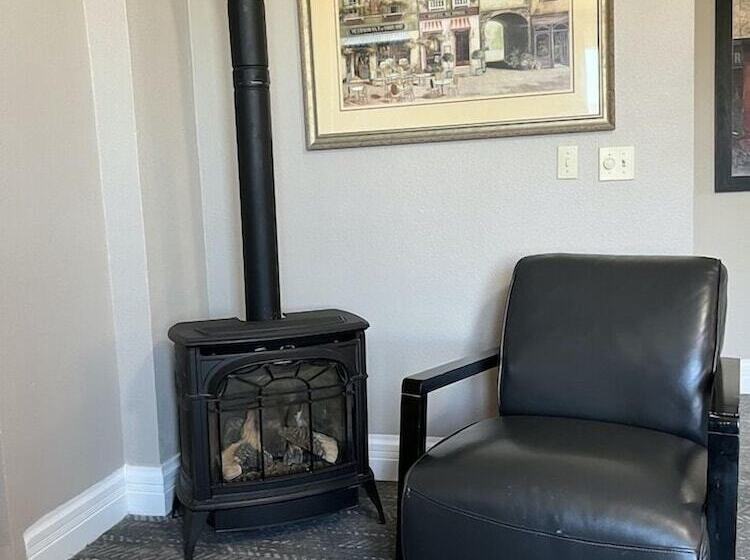 ‫فيلا غرفة نوم واحدة, Sunrise Inn