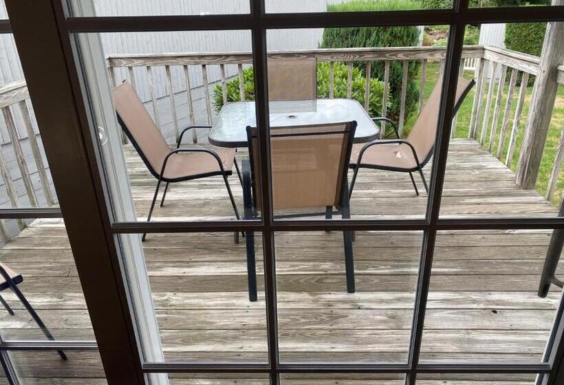 سوئیت دلوکس 2 خوابه, Taber Inn