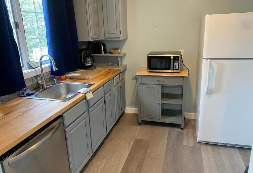 سوئیت دلوکس 2 خوابه, Taber Inn