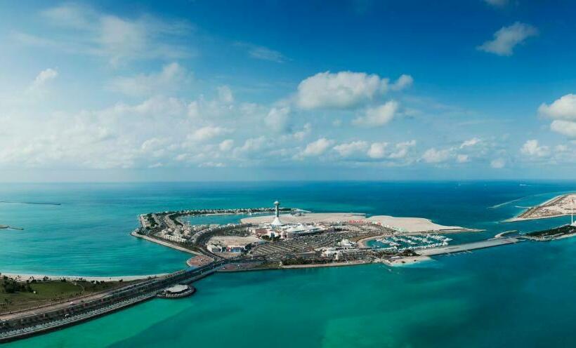 غرفة سوبيريور سرير كينج, The St. Regis Abu Dhabi