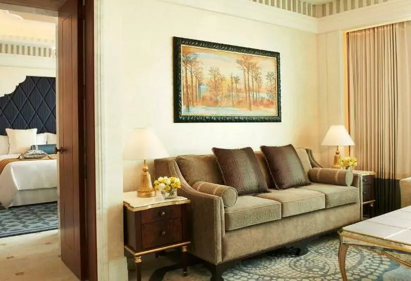 キングサイズベッドのスイートルーム, The St. Regis Abu Dhabi