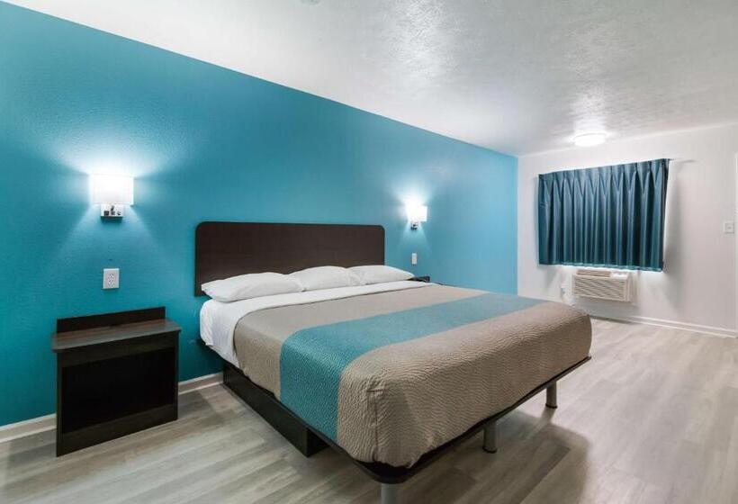 스탠다드 룸 킹사이즈 침대, Motel 6 Metropolis, Il