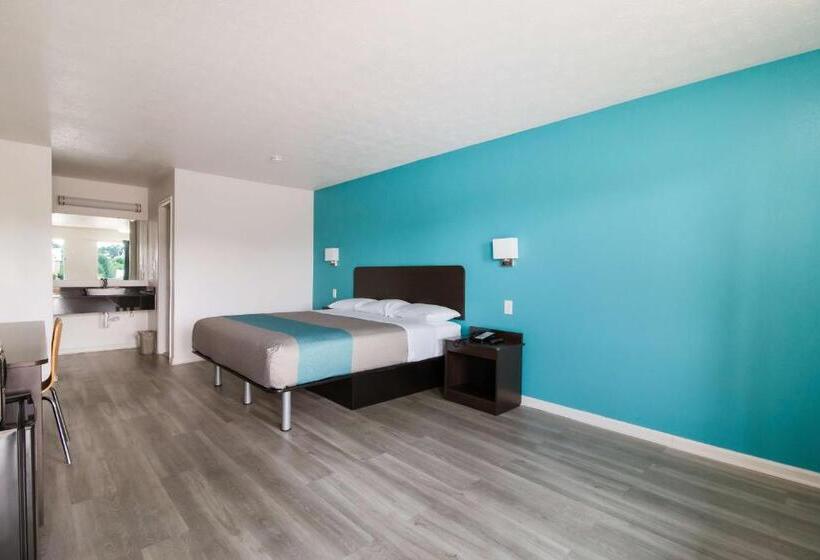 장애인을 위한 킹사이즈 침대 스탠다드 룸, Motel 6 Metropolis, Il