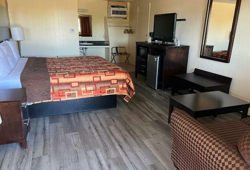 キングサイズベッドのスタンダードルーム, Scottish Inns Tonawanda