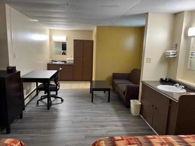 ファミリールーム, Scottish Inns Tonawanda