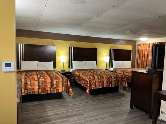 Семейный Номер, Scottish Inns Tonawanda
