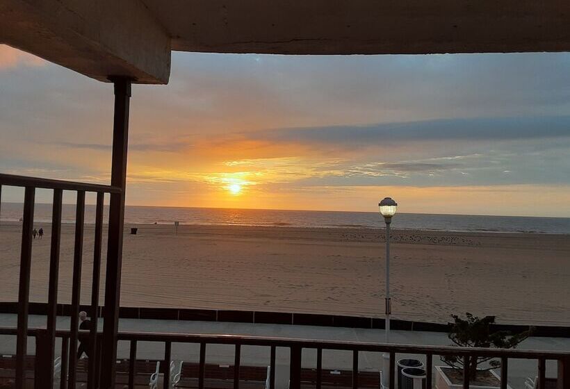 اتاق استاندارد با چشم‌انداز دریا, Rideau Oceanfront Motel