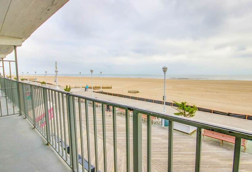 اتاق استاندارد با چشم‌انداز دریا, Rideau Oceanfront Motel