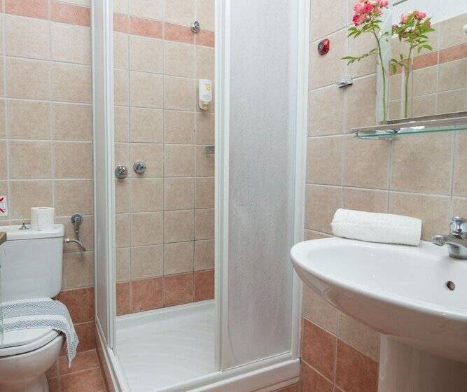 غرفة قياسية, Aethria