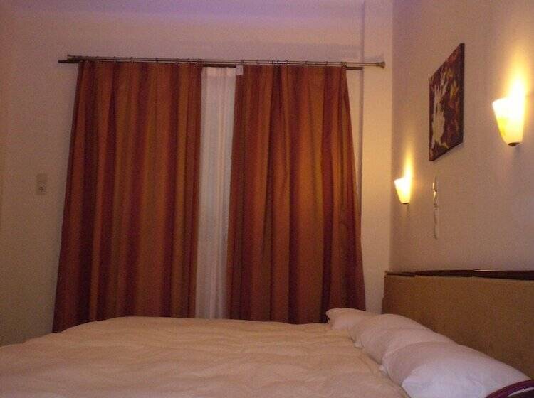 חדר סטנדרט לשלושה, Byzantion