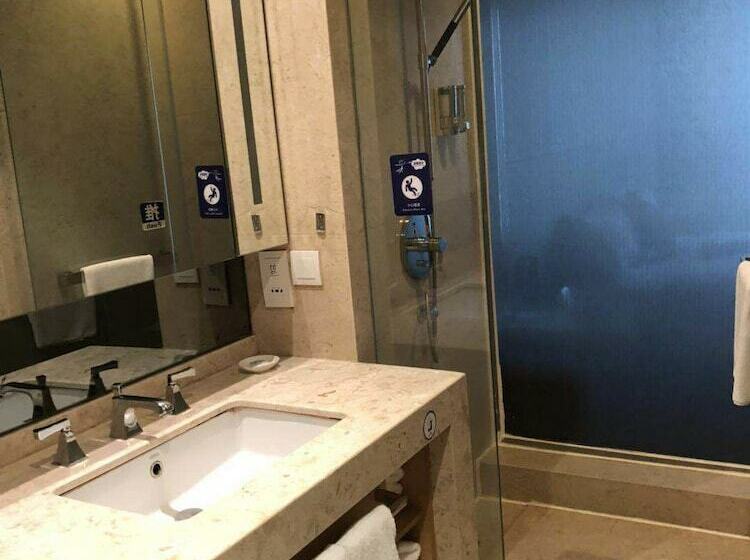 غرفة سوبيريور, Silin Residence Poly World Trading Center