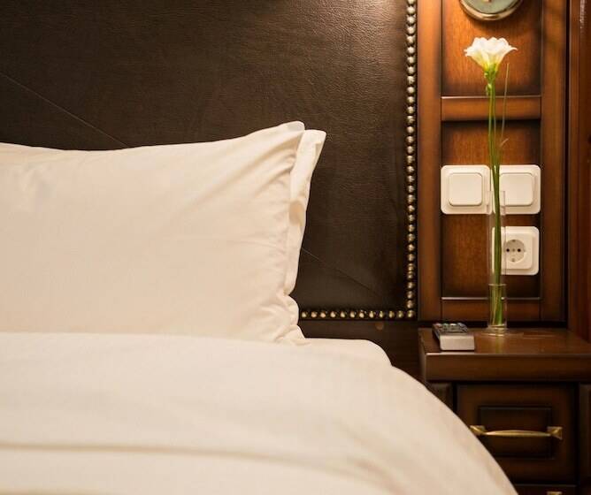 חדר משפחתי, Kastraki