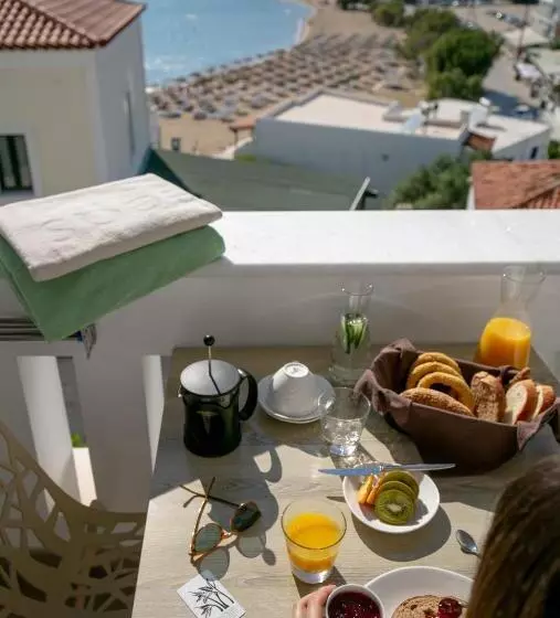 سوییت جونیور با چشم‌انداز دریا, Krinos Suites